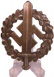 SA-Wehrabzeichen in Bronze. 2 Typ. Berg und Nolte. Magnetic