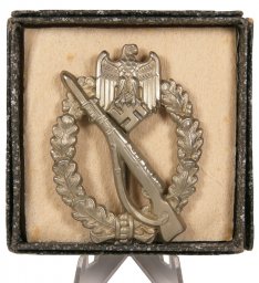 Early Infantry Assault Badge by Juncker