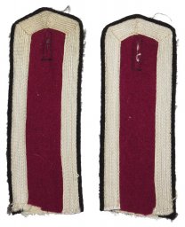 Shoulder straps of an infantry school cadet