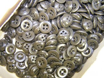 Brown plastic buttons , 14 mm
