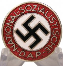 Gustav Hähl NSDAP Membership Badge M1/62 RZM