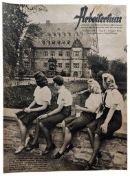 The Arberitertum - vol. 30 from 1941 - The Erwitte learning center with selected girls for the cloth