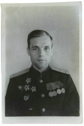 Unknown senior lieutenant with three Orders of the Patriotic War