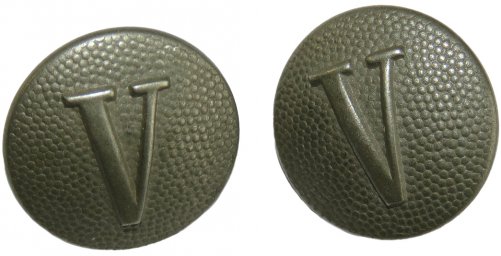 Wehrmacht shoulder straps buttons with the designation in the form of a Roman numeral V