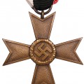 Kriegsverdienstkreuz 1939 ohne Schwertern, 2nd class. PKZ 1 Deschler & Sohn