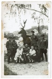 Soviet officers with girls in Karlovy Vary / Karlsbad