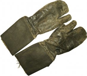 Leather protective gloves for armored troops member. RKKA.