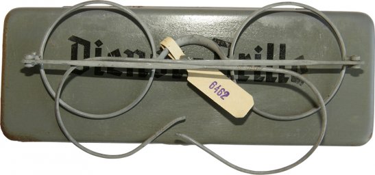 Dienst-Brille. German standard army glasses in a case
