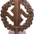 SA-Wehrabzeichen in Bronze. 2 Typ. Berg und Nolte. Magnetic