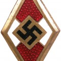 Hitler-Jugend Goldenes Ehrenzeichen with engraved number 122470