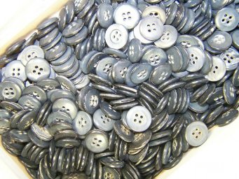 Standard issue 3rd Reich, 14 mm Army feldgrau bone buttons